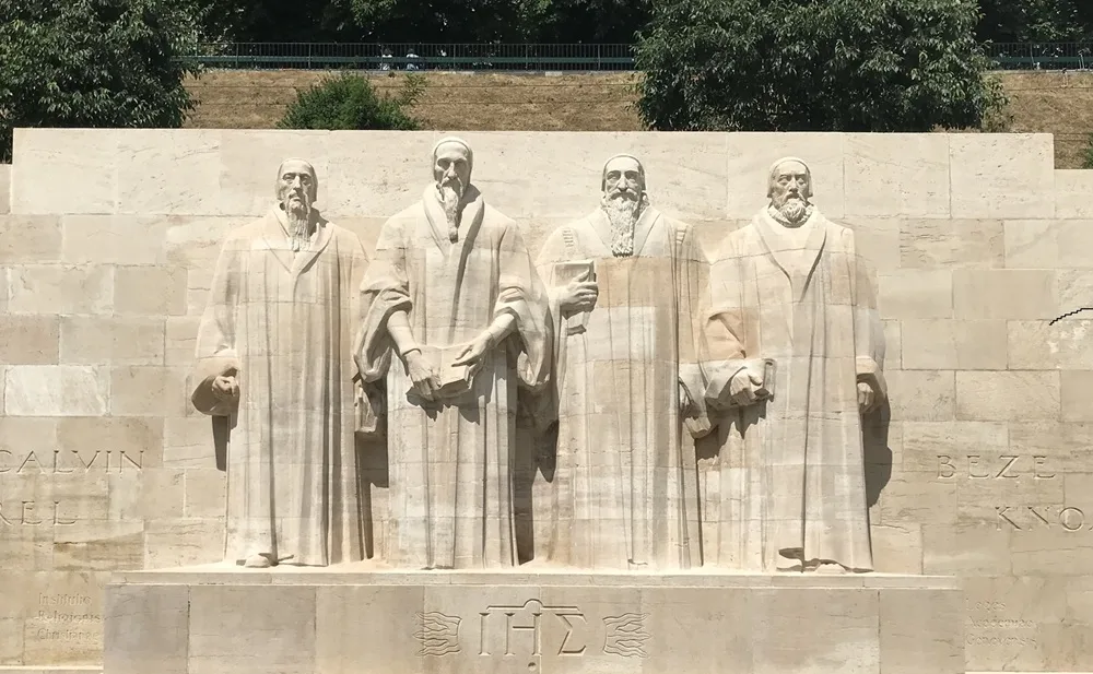 Le mur des réformateurs à Genève, Suisse : Guillaume Farel, Jean Calvin, Théodore de Bèze, John Knox
